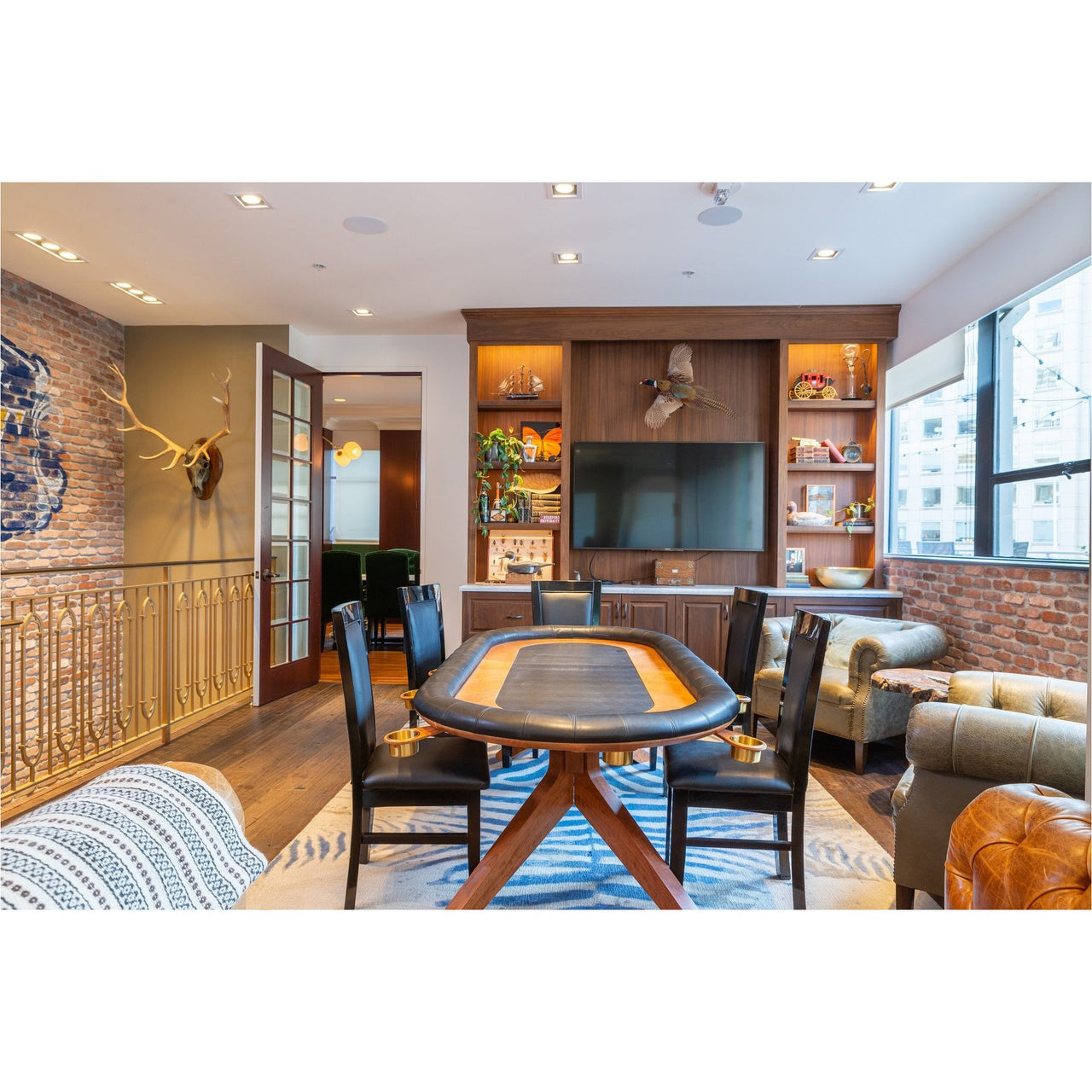 BBO Franklin Poker Table with BBO Classic Chairs